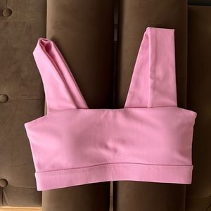 WILO Ribbed Sports Bra in Pink - Medium